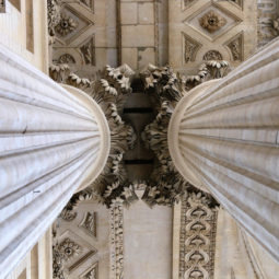 CANONISATION-PANTHÉONISATION: QUI SONT LES SAINTS?