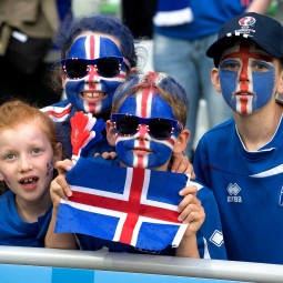 L&rsquo;HYMNE NATIONAL ISLANDAIS REND GLOIRE A DIEU!